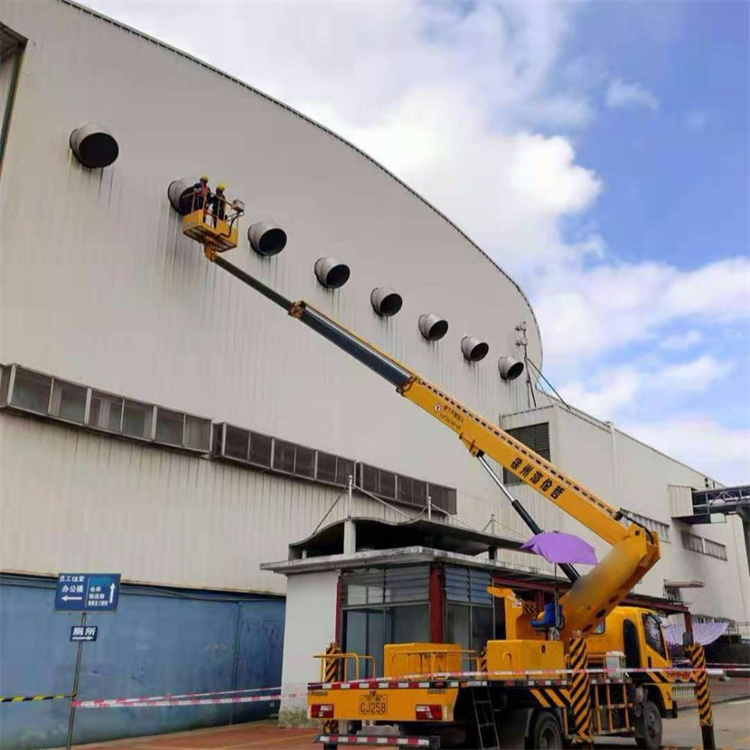 阳原县高空作业车出租服务：专业广告牌安装解决方案